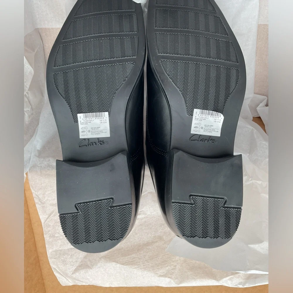 NWT Clarks Black‎ Leather Oxfords size 12M